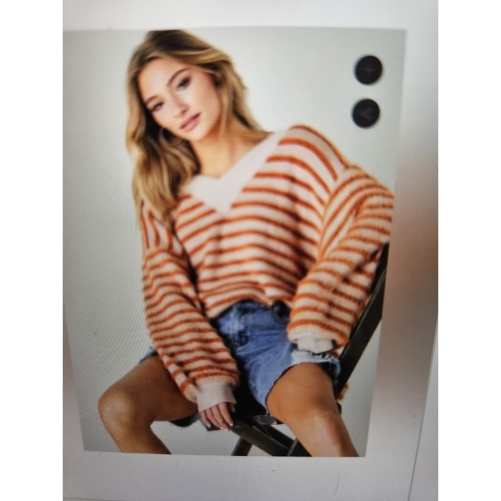 NWT Davi & Dani Oversized Rust Striped Fuzzy V-Neck Sweater, Plus Sz. 1X - Picture 2 of 8